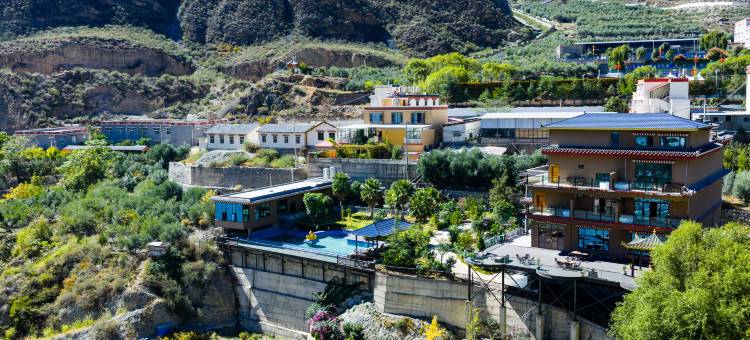 德钦札释永布·林卡山居 (金沙江S湾网红观景台店)图片