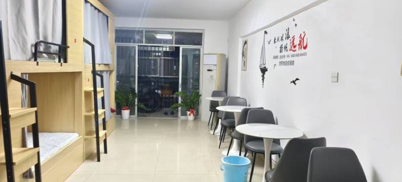 南宁暮雪青年旅舍(广西大学地铁站店)图片