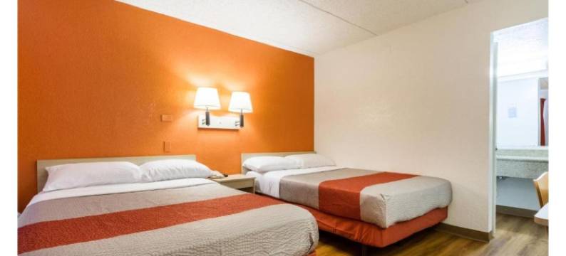 亚利桑那坦佩 - 凤凰城机场 - 牧师大道 6 号汽车旅馆(Tempe, AZ – Phoenix Airport – Priest Dr)图片