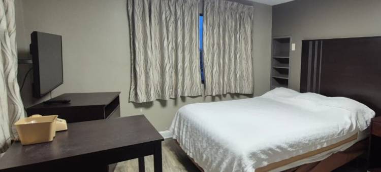 位于梅里尔维尔的经济型旅馆，靠近I 65的联排别墅(Economy Inn Merrillville by Townhouse I 65)图片