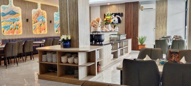 Front One Luxe酒店 梭罗(Front One Luxe Hotel Solo)图片