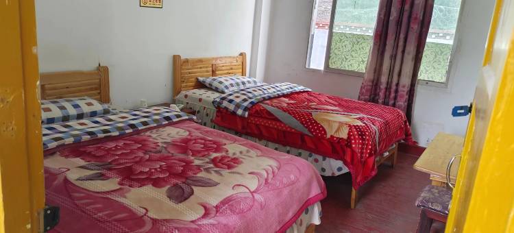 八宿然乌崃山酒家图片