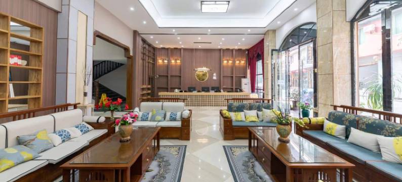 云舒·古玥汤池酒店(峨眉山报国寺店)图片
