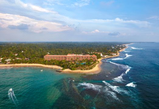 Hikka Tranz by Cinnamon Hotel Overview