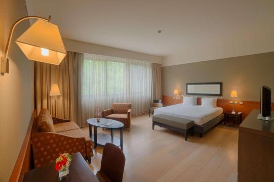 NH Linate Hotel Overview