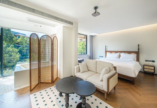 弥勒月墅青麓温泉民宿外景图