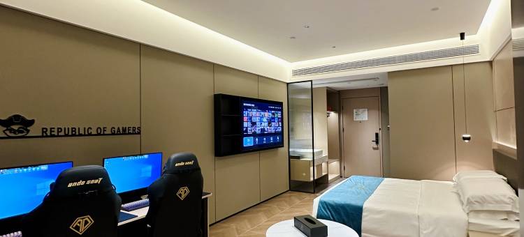 奇遇电竞酒店(宝莲寺泰隆商业街店)图片