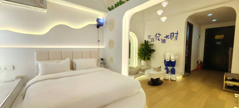 金色阳光国际公寓(广州番禺万达广场南村万博地铁站店)图片