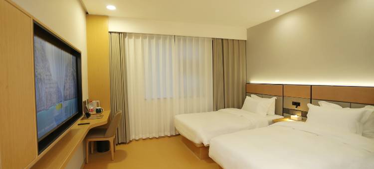 云芮酒店(新乡金穗大道人民公园店)图片