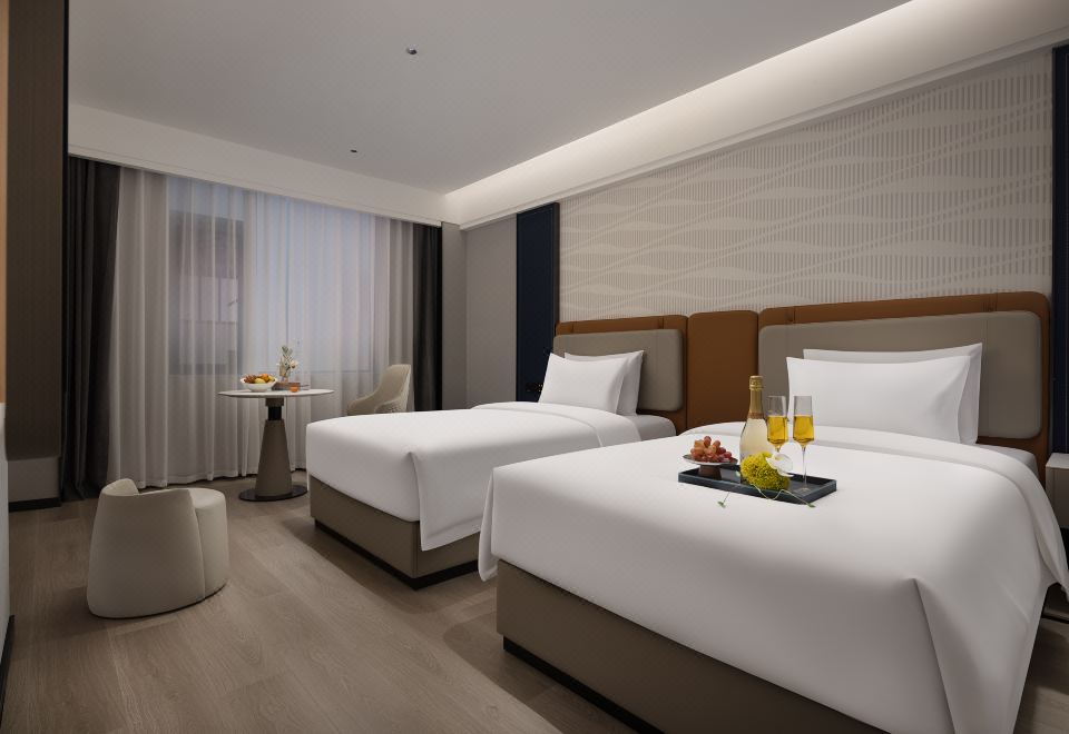 Huanman Hotel (Shaya People's Square Branch) Photo 2
