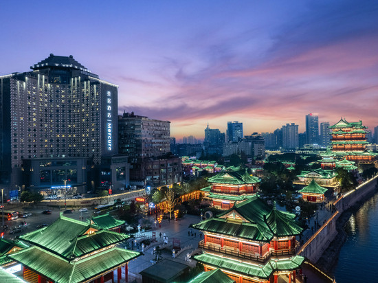 南昌滕王阁美居江景酒店