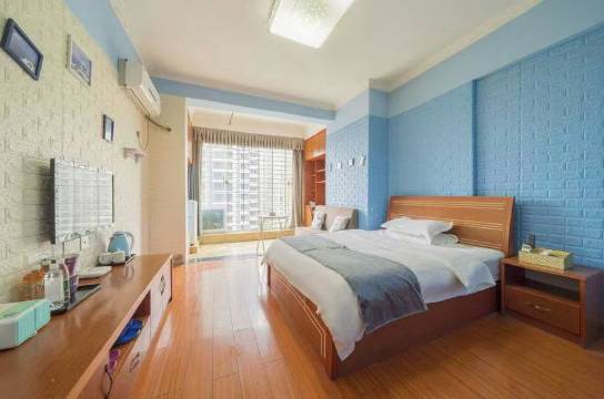 蓝鲸鱼民宿(郴州五岭广场店)