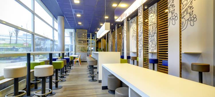 吕埃-马尔迈松宜必思快捷酒店(近快铁RER A线)(Ibis Budget Rueil Malmaison)图片