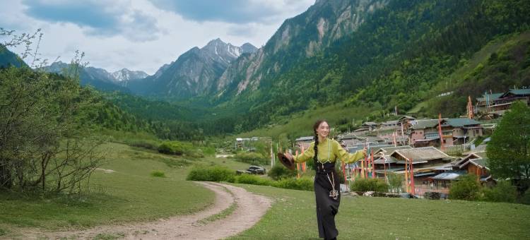 九寨鲁能希尔顿度假酒店图片