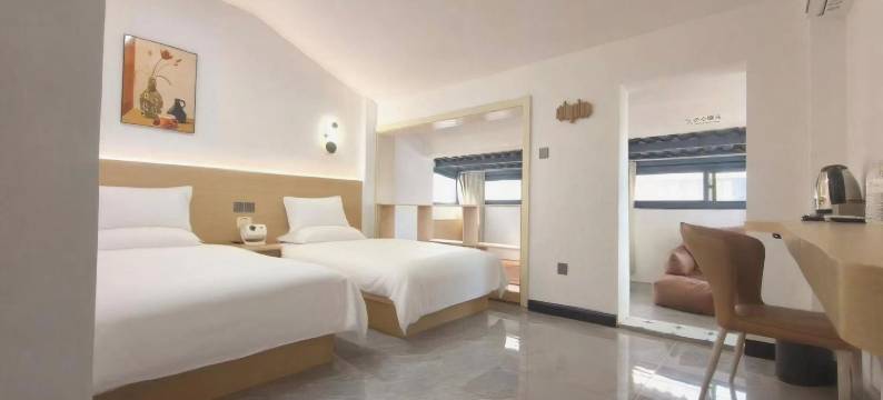 福聚民宿(万岁山武侠城店)图片