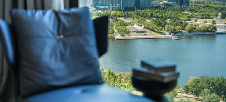 晨枫高空观景设计师酒店(青岛火炬路方特梦幻王国店)图片