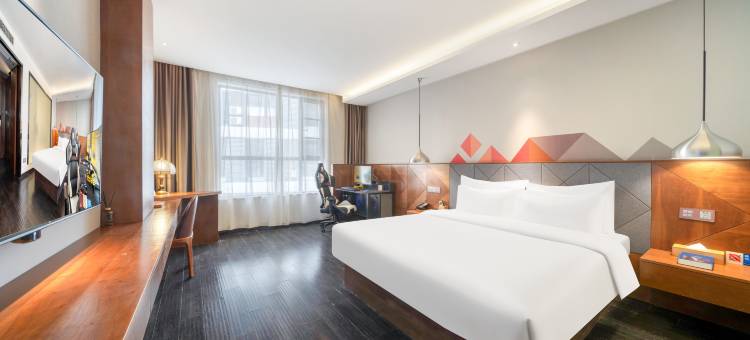 寓约电竞酒店(武汉白沙洲烽火村地铁站店)图片