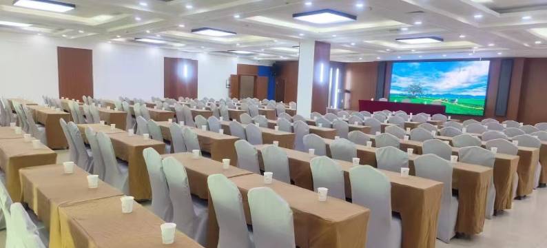 平凉陇东明珠宾馆(甘肃医学院体育公园店)图片