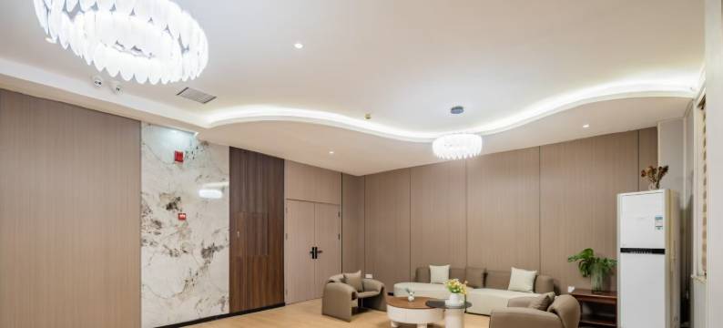 九江轻奢酒店(郑州记忆油化厂创意园沙口路地铁站店)图片