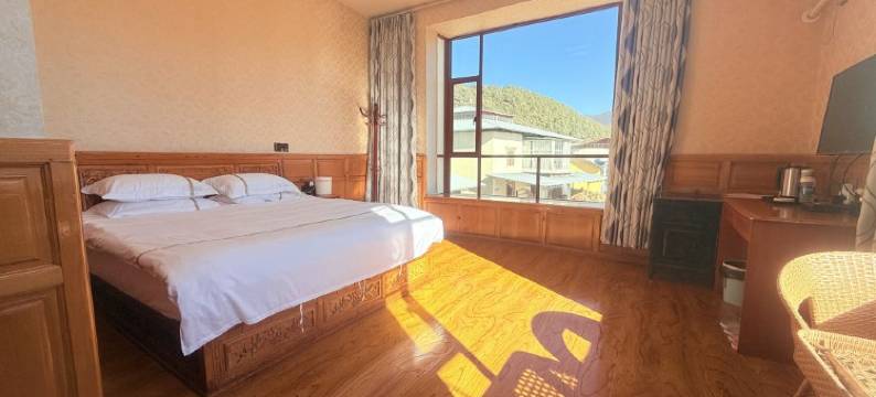 马店·藏式艺术美景度假美宿(香格里拉松赞林寺店)图片