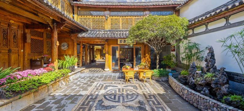 丽江古城四方街秦晋王府客栈图片