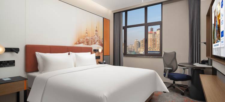 哈尔滨中央大街索菲亚教堂希尔顿欢朋酒店图片