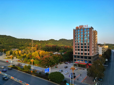 镜山乐居酒店(上高县政府镜山广场店)