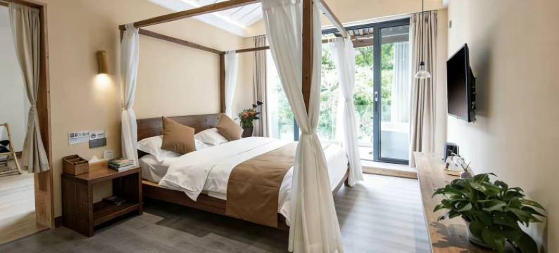 海螺沟一溪云·温泉民宿(磨西古镇店)图片