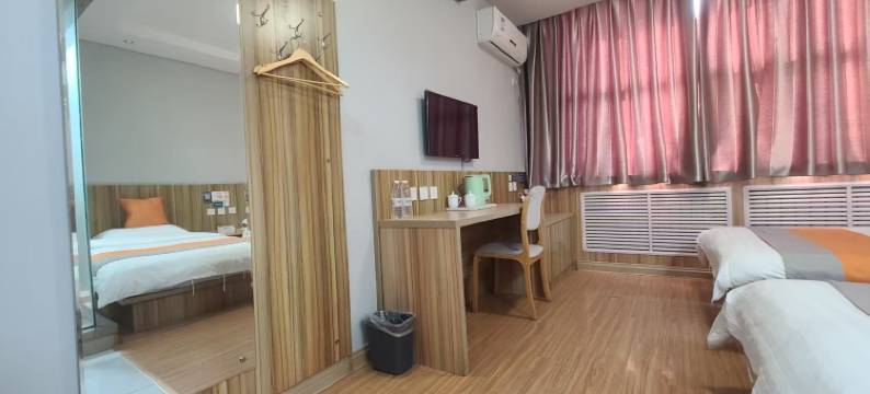 泰洋快捷宾馆(龙湖水系公园店)图片