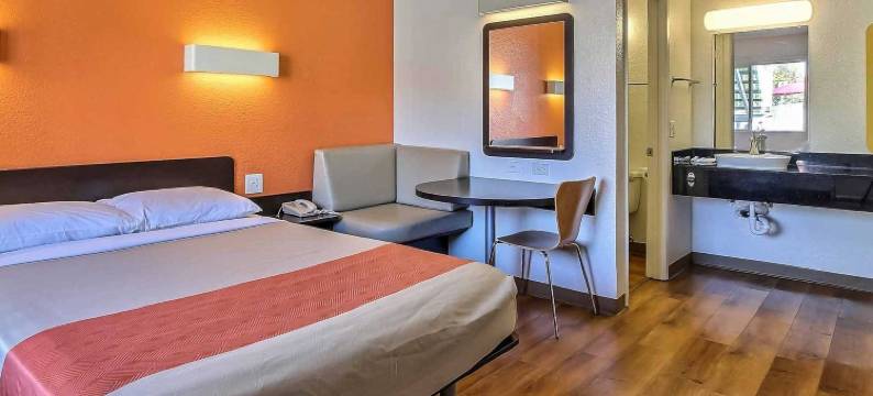 普莱森顿6号汽车旅馆(Motel 6 Pleasanton, CA)图片