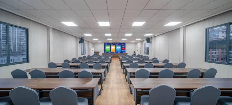 如家睿柏·云酒店(六安金安区政务中心店)图片