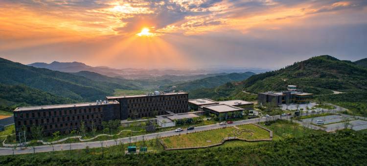合肥庐江溪地阿兰若落日熔金图片