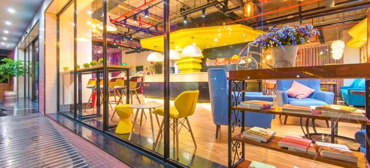 梦景·彩虹酒店(昆明站环城南路地铁站店)图片
