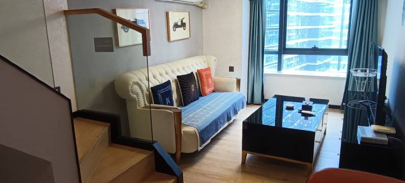 华俊LOFT国际公寓(深圳北站店)图片