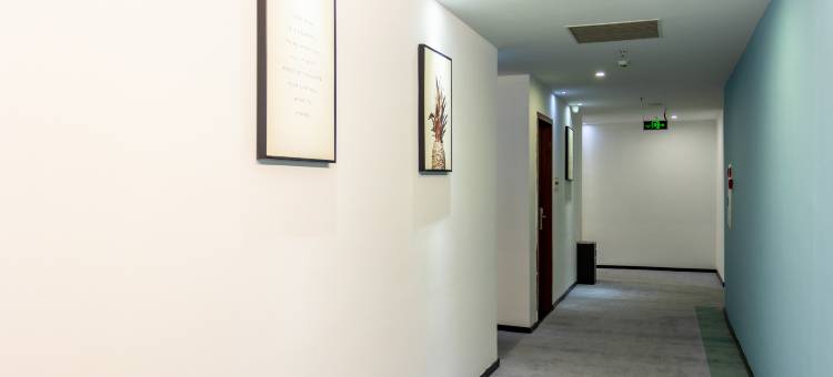 转角城市酒店(奥飞广场中骏世界城店)图片