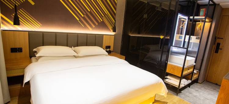 IU酒店(张掖西站钟鼓楼店)图片