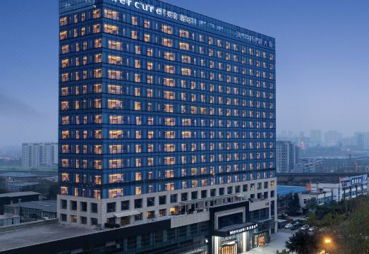 成都龙潭美居酒店外景图