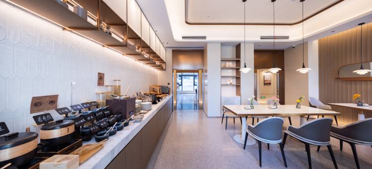 长沙滨江新城湖南金融中心亚朵酒店图片