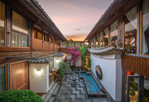 腾冲如来云水客栈外景图