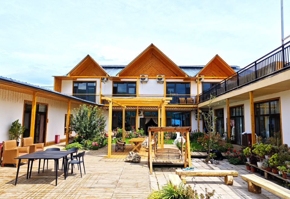 Tongqi Homestay Hotel Overview