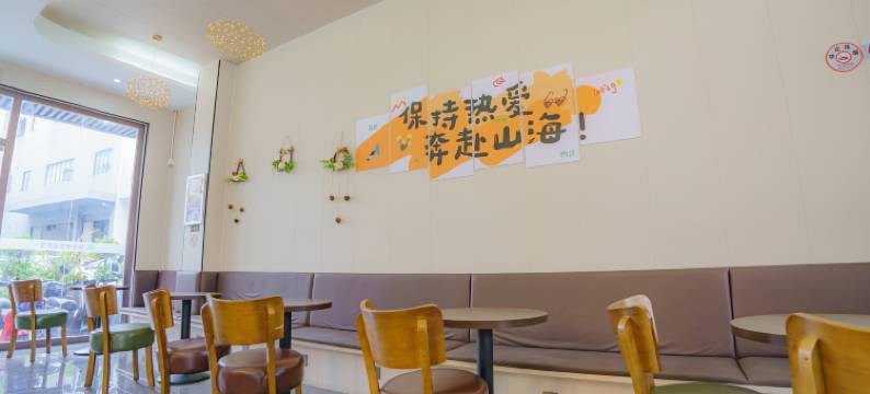 雷猴电竞酒店(深圳光明汽车城店)图片