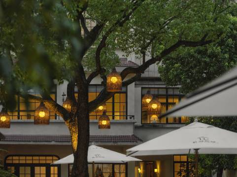 上海前院后院民宿(奥特莱斯店)