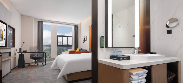 陇南高铁站希尔顿欢朋酒店图片