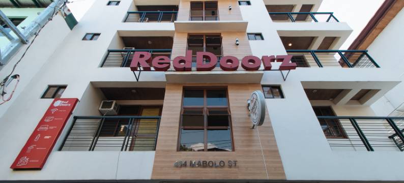 红门酒店Plus-近上城BGC购物中心(RedDoorz Plus near Uptown BGC Mall)图片