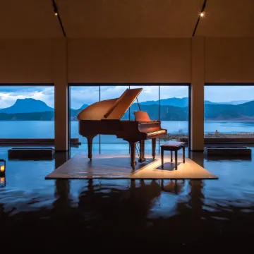 泸沽湖且曼·入影松半山酒店图片