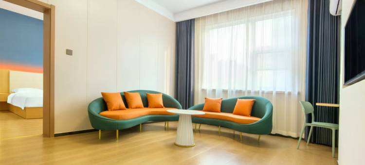 艺龙安云酒店(商丘高铁站第四高级中学店)图片