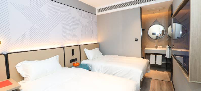 柏曼酒店(西客站北广场店)图片