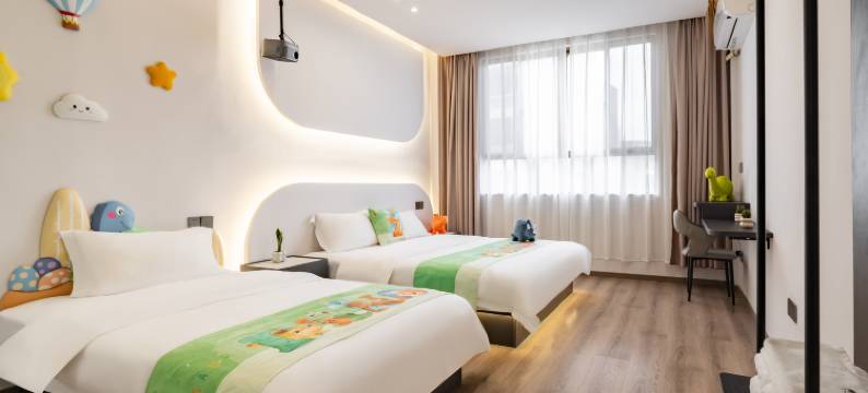 蓝屿海BLUE设计民宿(北海银滩潮雕广场店)图片