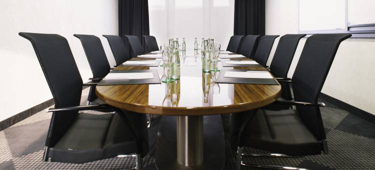 斯图加特机场瑞享酒店(Mövenpick Hotel Stuttgart Airport)图片