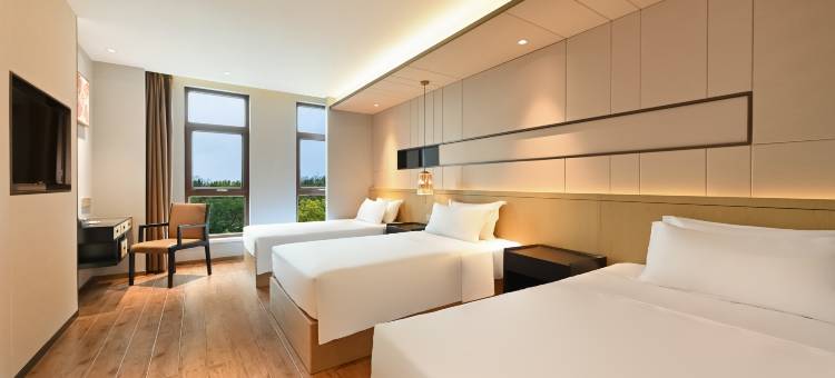 艺龙酒店(天津蓝海商贸城宜兴埠北地铁站店)图片